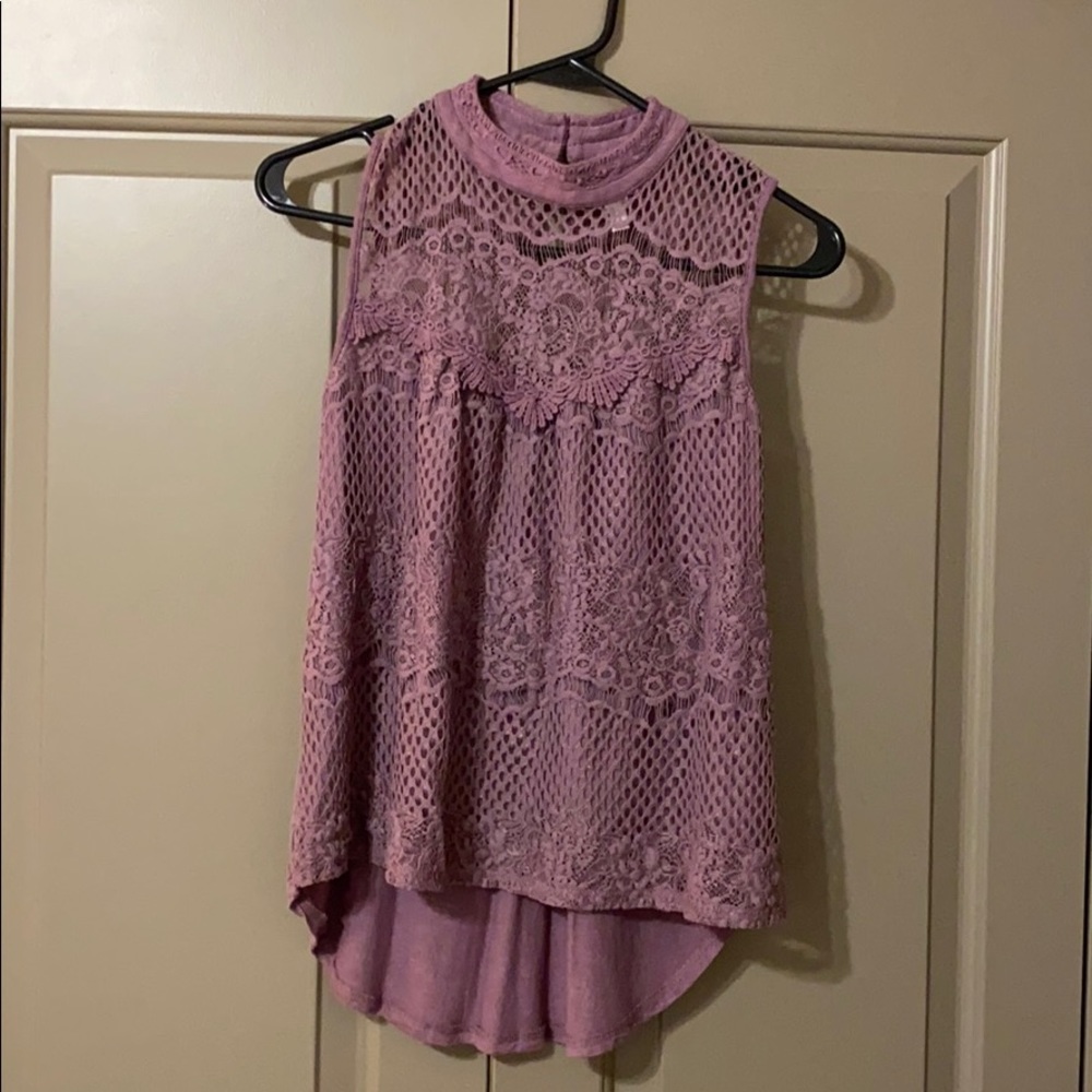 Lace sleeveless top
